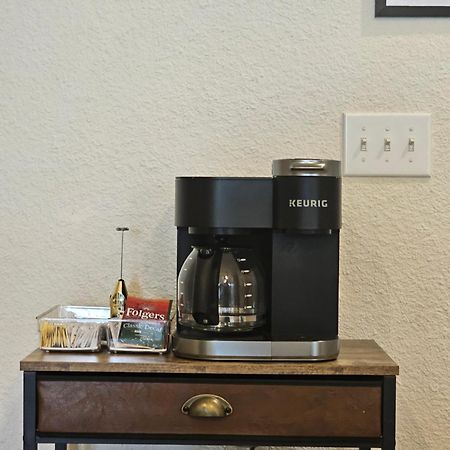 Beautiful Condo On Riverwalk W King Ste Free Parking Pet Friendly Centrally Located On The Riverwalk サンアントニオ エクステリア 写真