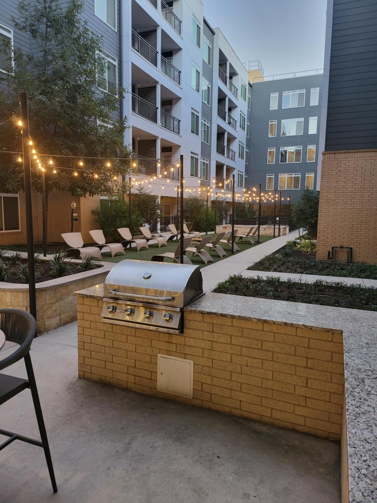 Beautiful Condo On Riverwalk W King Ste Free Parking Pet Friendly Centrally Located On The Riverwalk サンアントニオ エクステリア 写真